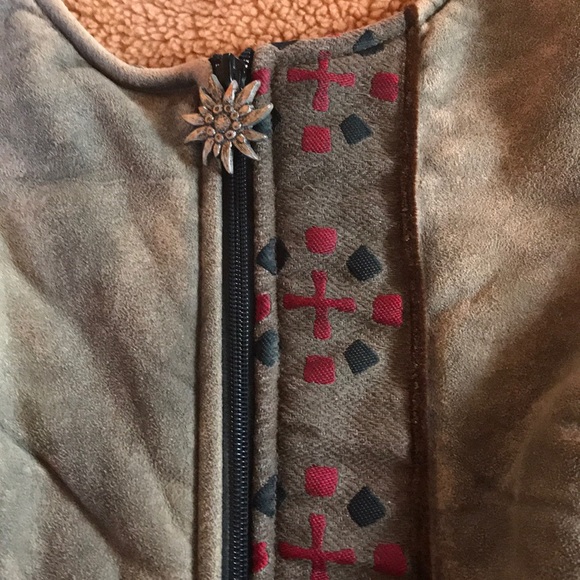 Hell is for heroes faux shearling vest. - Picture 5 of 12